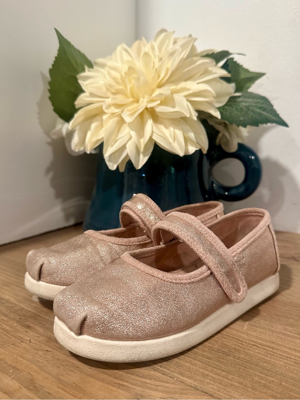 Toms Nora Mary Jane Kids Shoe, 11
